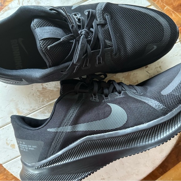 Nike Mens Quest 4 Running Sneakers - Picture 2 of 11